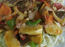 土豆烧牛肉拌面