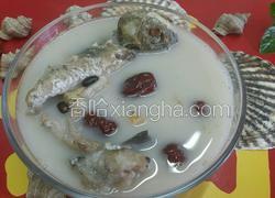 大枣黑豆炖鲤鱼