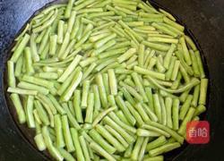 凉拌豆角的做法图解2
