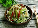 白萝卜炒芹菜肉丝的做法[图]