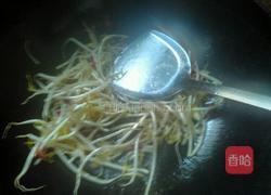 毛血旺上的绿豆芽的做法图解4
