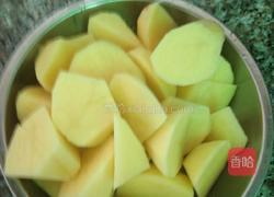 土豆烧牛腩的做法图解3