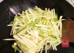清炒西瓜皮的做法图解3