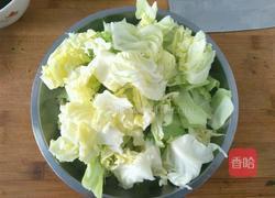 醋溜卷心菜的做法图解1