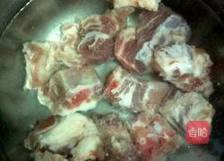 姜香排骨的做法图解1