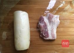 白萝卜片炒五花肉的做法图解1
