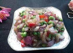 洋葱青豆炒猪皮