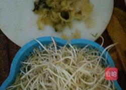绿豆芽炒咸菜的做法图解2