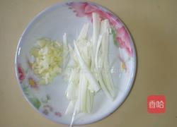 凉拌绿豆芽的做法图解3