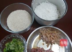 萝卜丝肉片鱿鱼粥的做法图解1