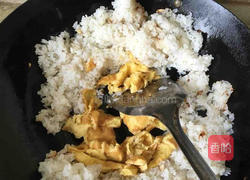 酱菜笨鸡蛋炒饭的做法图解3