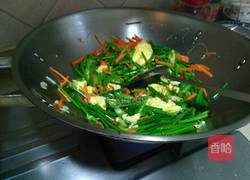 韭菜花胡萝卜炒鸡蛋的做法图解4