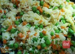 豌豆胡萝卜蛋炒饭的做法图解8