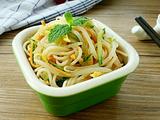 芝香绿豆芽拌面