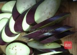 韭香炸茄子的做法图解1