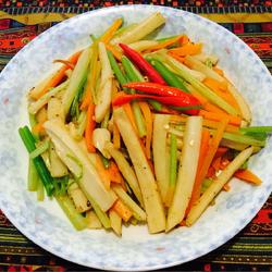 水芹菜炒莲菜的做法[图]
