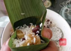 红豆葡萄干糯米粽的做法图解4