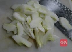 秋黄瓜炒虾球的做法图解2