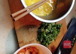 虾仁炒鸡蛋的做法图解1