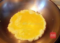 虾仁炒鸡蛋的做法图解2