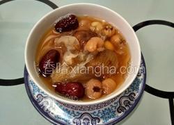 银耳莲子红枣甜汤