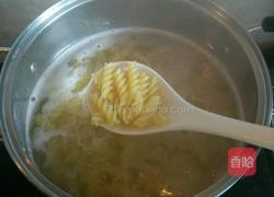 戚家大小姐秘制意面的做法图解9
