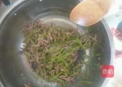 青椒炒肉丝的做法图解3