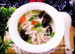 金针菇木耳肉片汤