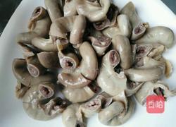 辣椒酸豆角炒猪生肠的做法图解1