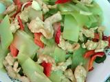 莴笋红椒炒肉片的做法[图]