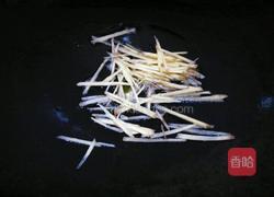 双椒香芹炒猪舌根的做法图解4