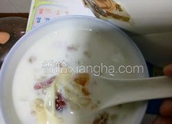 牛奶炖花胶