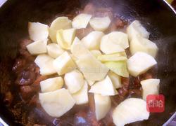 红烧肉炖土豆芹菜末的做法图解11