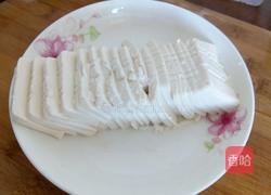 皮蛋拌豆腐的做法图解2