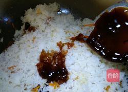胡萝卜香菇腊肠炒饭的做法图解7