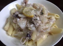 柠香鲜奶葱蒜鲜鱿斜管面