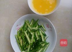 辣椒炒鸡蛋的做法图解2