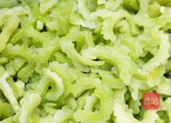 清炒苦瓜的做法图解3