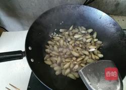 炒小螺子的做法图解3