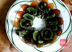 蒜香凉拌皮蛋豆腐的做法图解2