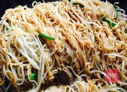 银芽肉丸炒面的做法图解5