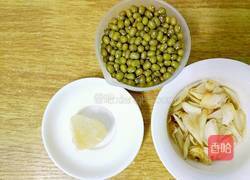 百合绿豆汤的做法图解1