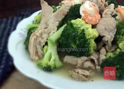 西兰花炒瘦肉虾仁的做法图解13