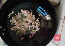 芹菜炒肉丝的做法图解2