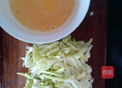 韭黄炒鸡蛋的做法图解2