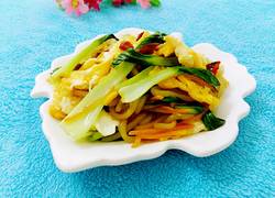 胡萝卜青菜鸡蛋炒粉