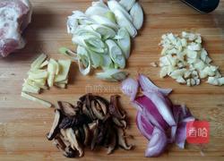 冬菇肉末豆腐的做法图解1