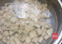 辣蒜容拌藕丁的做法图解2