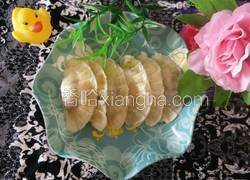 芝麻叶猪肉馅饺子
