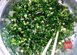 葱花饼～的做法图解1